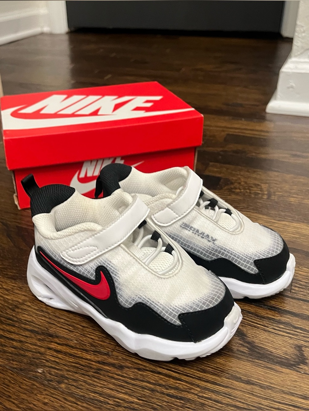 Nike Air Max Bolt Toddler Sneakers White Black Red Size 8C
